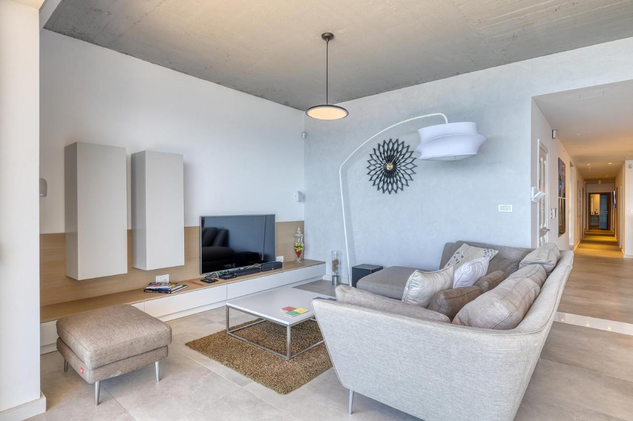 Superb Seafront Family Apartment *