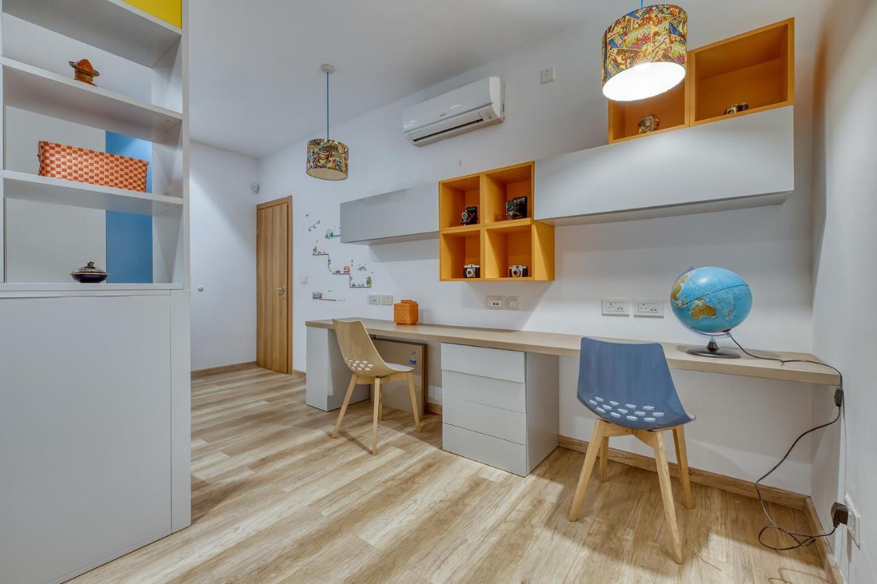 Apartment Superb Seafront Family Sliema